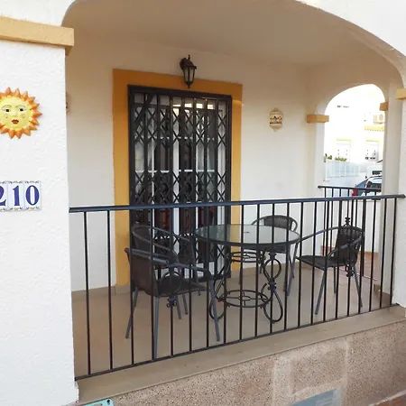 Apacible Casa Con Terraza Y Piscina R58 By Novadesta *